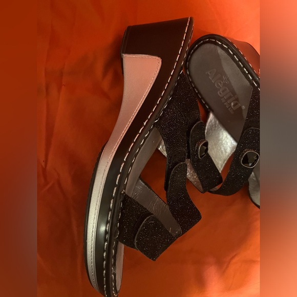 Alegria by PG lite, Glitteroti Glitter Wedge Sandals Black size 39/8.5-9 NWOT - Picture 5 of 11